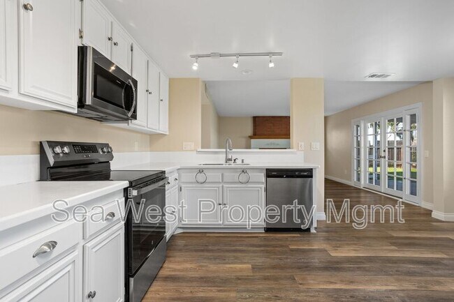 Building Photo - 1366 Eldean Ln
