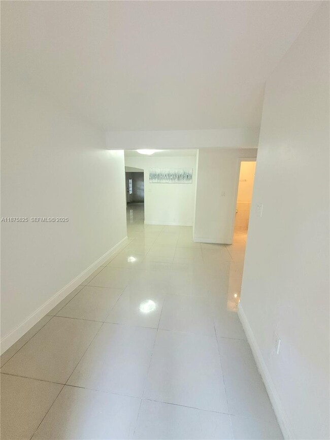 Building Photo - 1132 Moffett St