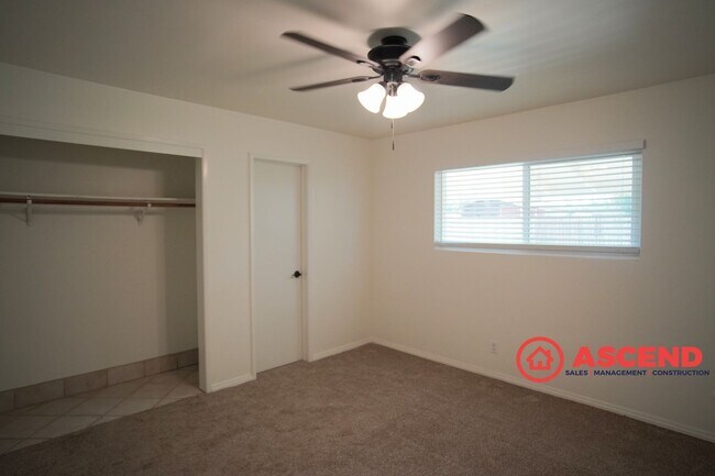 Building Photo - 3 Bed / 2 Bath Home on 2 Acres of Cattle L...