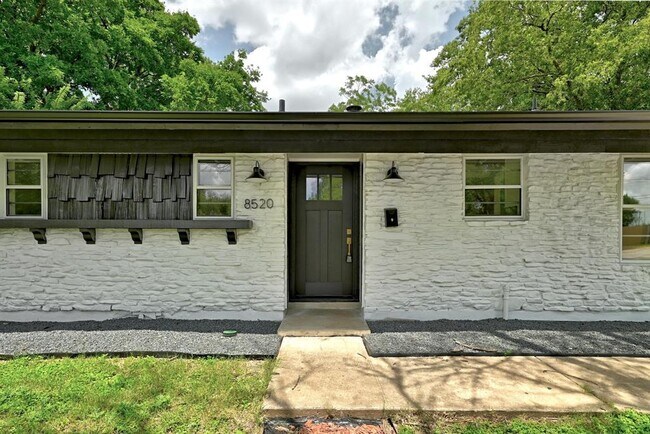 Building Photo - 8520 Bradford Dr