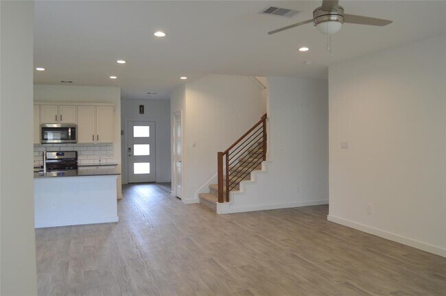 Building Photo - 10313 Cascade Range Ln