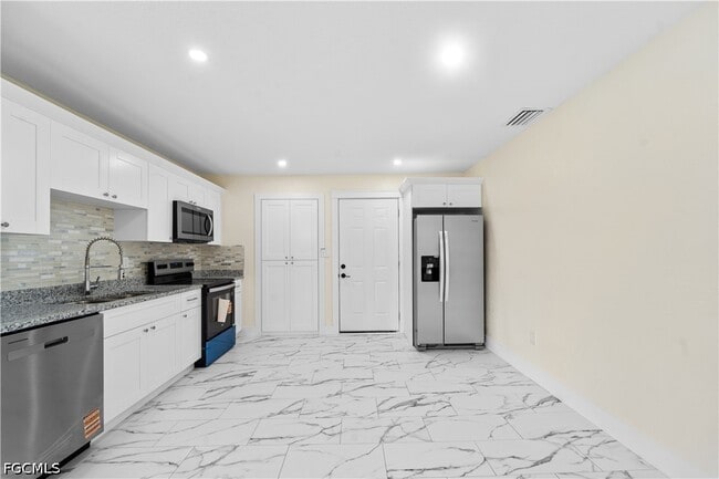Building Photo - 27160 Chula Vista Dr
