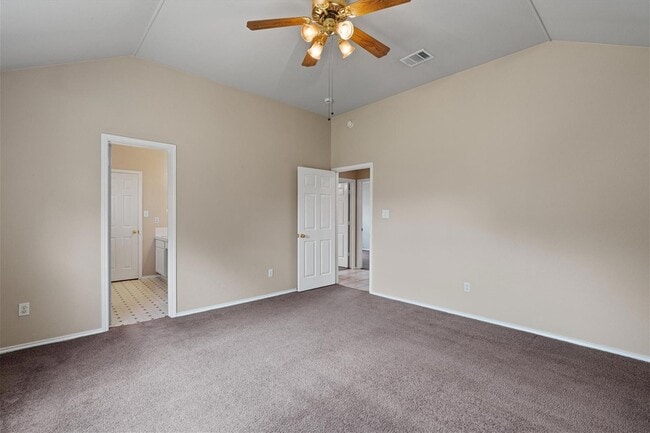 Building Photo - 1404 River Oak Dr