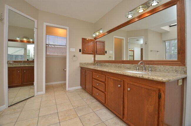 Building Photo - 12310 Burgoyne Dr