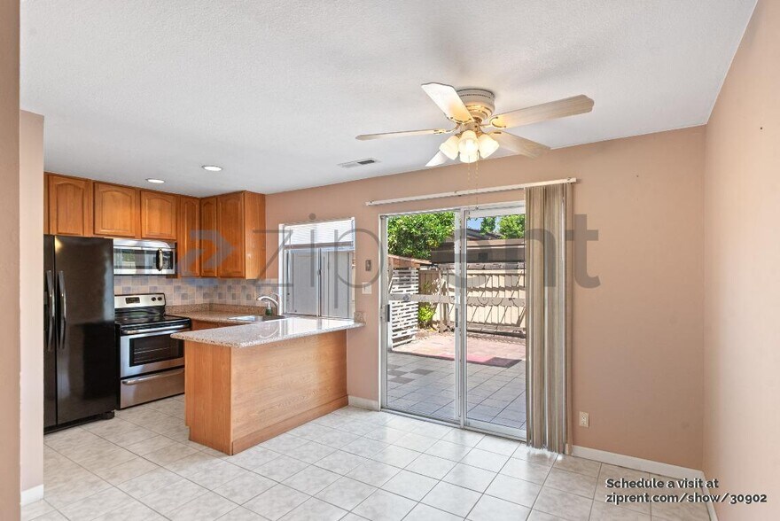 Building Photo - 27561 Stromberg Ct