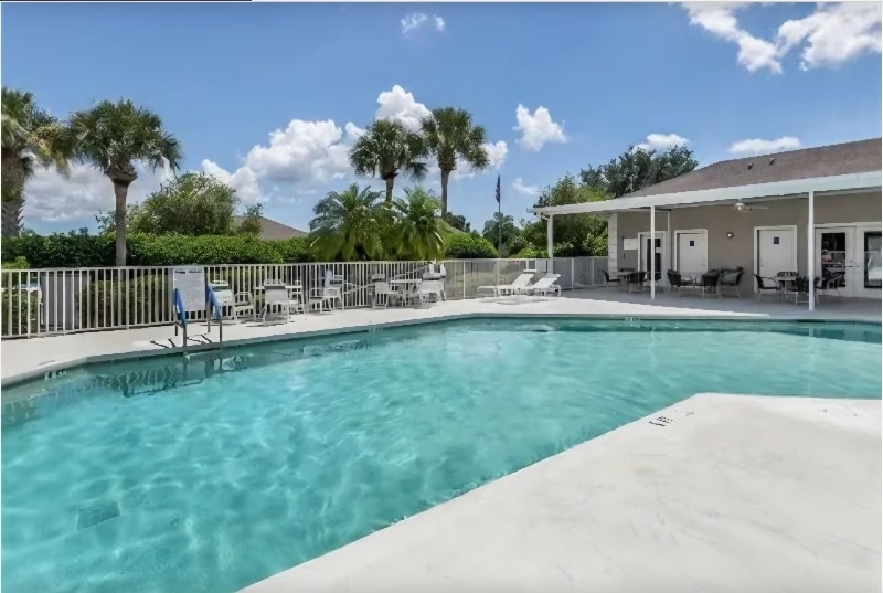 Building Photo - 4153 Fairway Dr