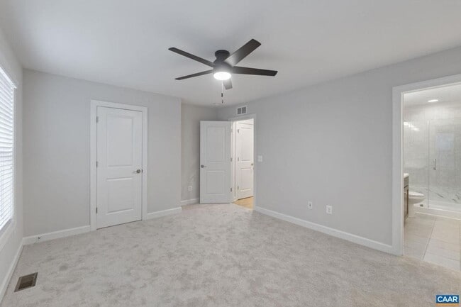 Building Photo - 4 Bedroom 3.5 Bathroom Townhouse with 2 Car Garage - Brownsville Elementary School District