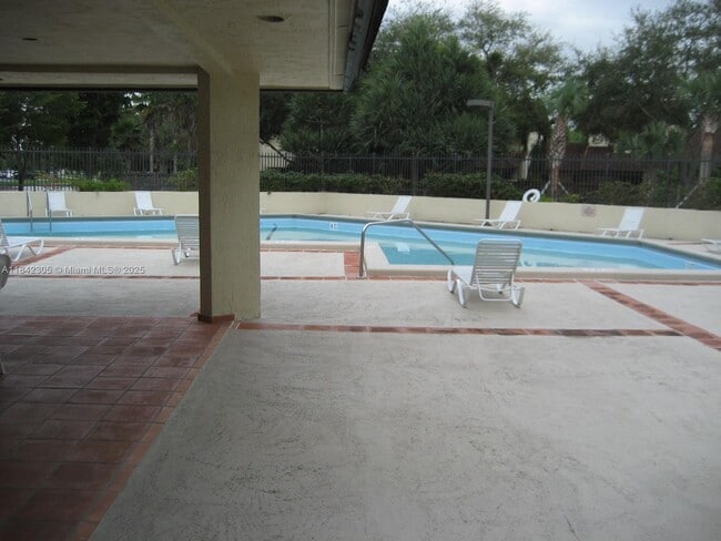 Building Photo - 12520 SW 94th Ln