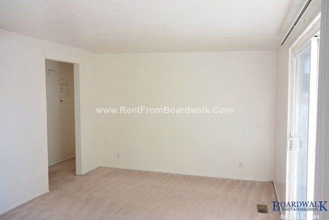 Building Photo - 4637 Harman Dr
