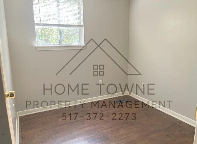 Building Photo - 1632 Greencrest Ave