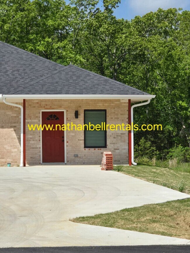 Primary Photo - 264-66 Chisholm Trail