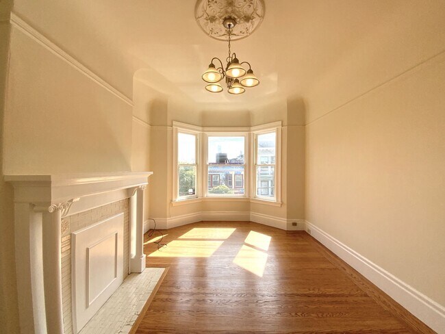 Building Photo - 4BR/2BA in Haight. IN-UNIT LAUNDRY! DISHWA...