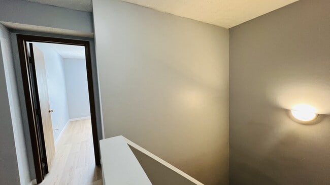 Building Photo - 431 S Village Ct