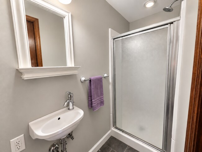 Building Photo - 590 Audubon Ave