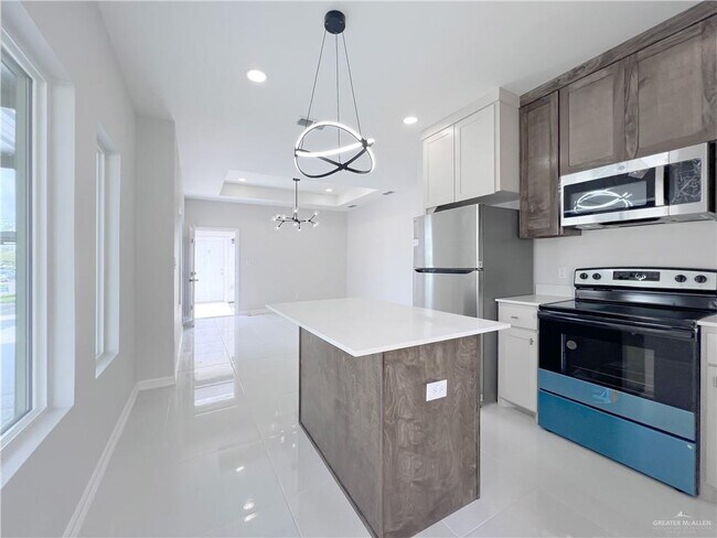 Building Photo - 2812 S Links Dr
