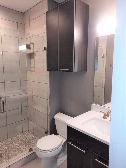 Building Photo - 901 9th St