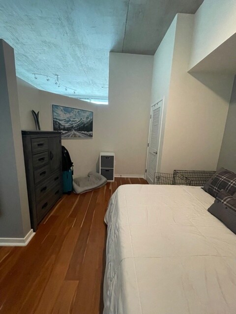 Building Photo - 1700 Bassett St