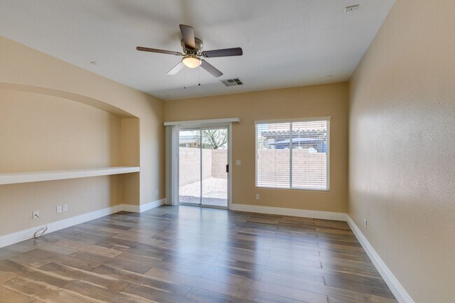 Building Photo - Spacious & Beautiful 3-Bedroom Home in Gat...