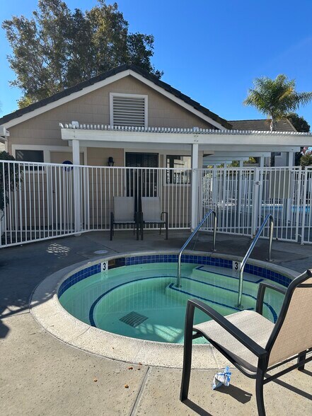 Building Photo - 10970 Summerdale Way