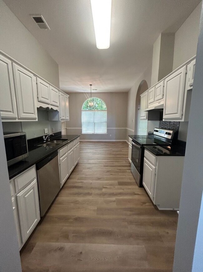 Building Photo - Newly Renovated Cordova Home! Offering ove...