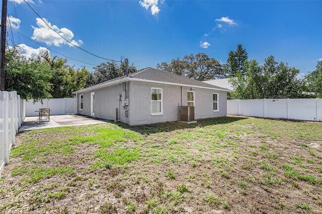 Building Photo - 3012 N Highland Ave