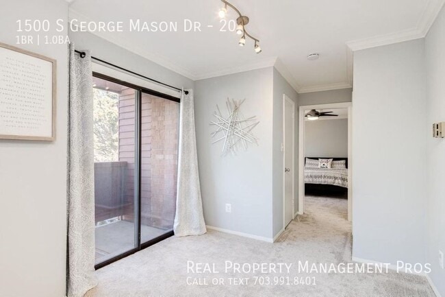 Building Photo - 1500 S George Mason Dr