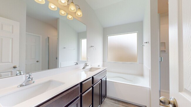 Building Photo - 2 WEEKS FREE RENT + $1,750 A MONTH!