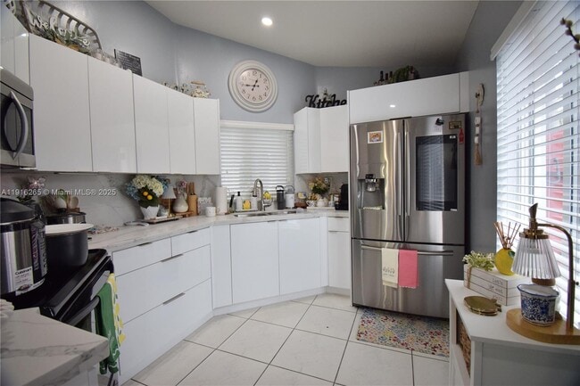 Building Photo - 24980 SW 127th Ct