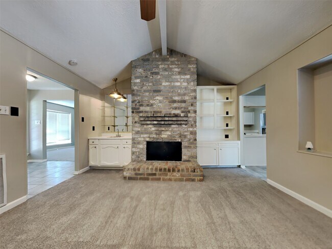 Building Photo - 17623 Huntersglen Cir