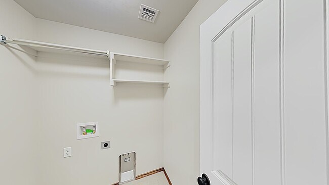 Building Photo - Very Nice 4 Bedroom 2 Bath Home in Mustang Schools