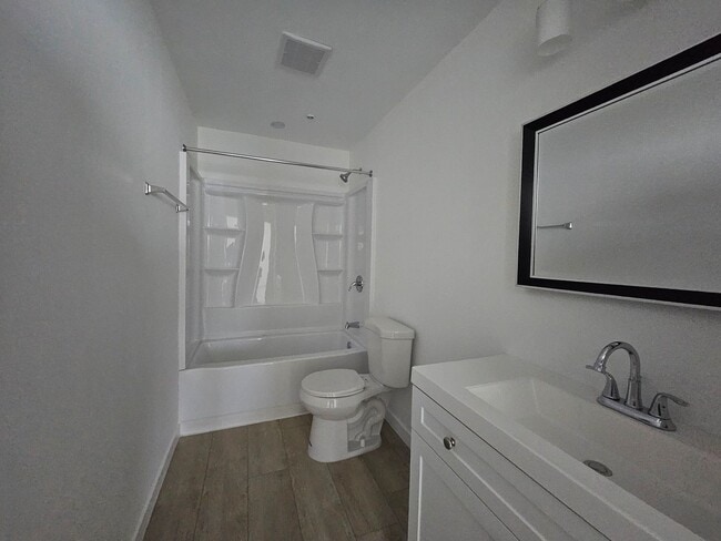 Building Photo - Goleta Properties