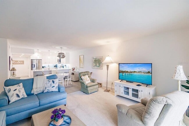 Building Photo - 1055 W Peppertree Dr