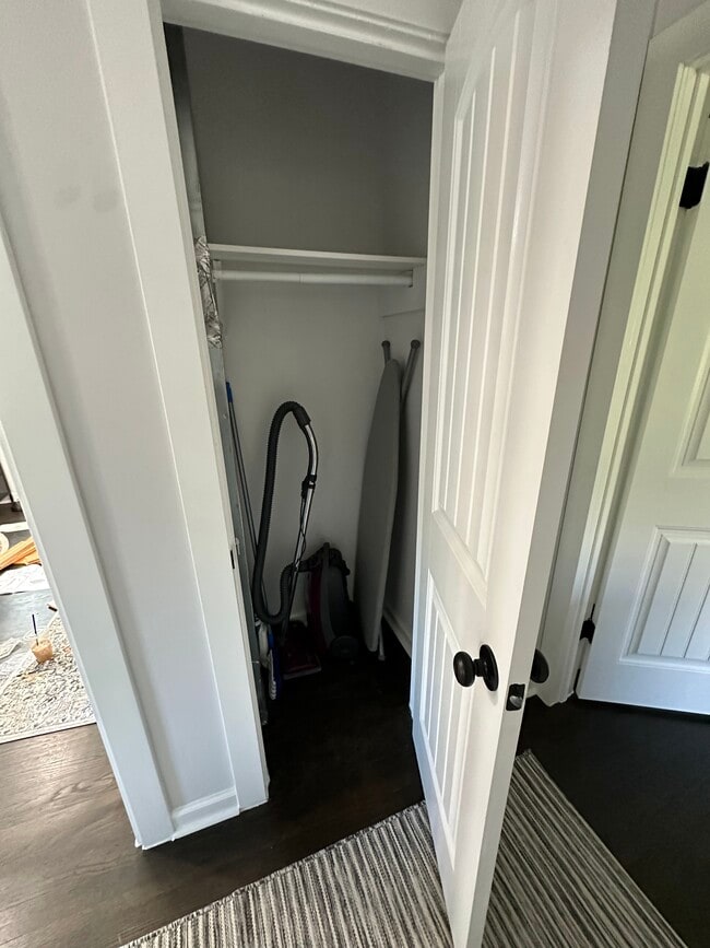 Building Photo - 2828 Emery Dr