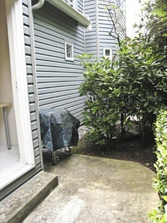 Building Photo - PRIME REDMOND LOCATION