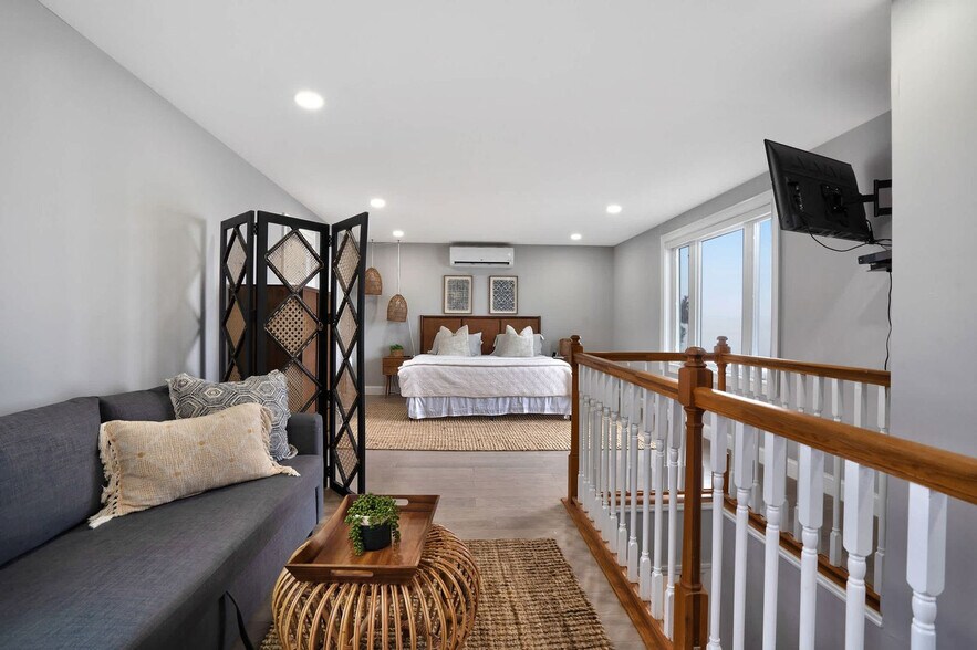 Building Photo - 184 Creek Rd