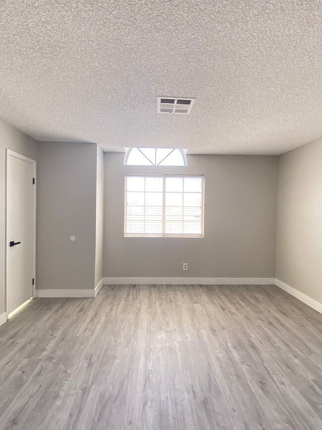 Building Photo - 3025 Marsh Ct