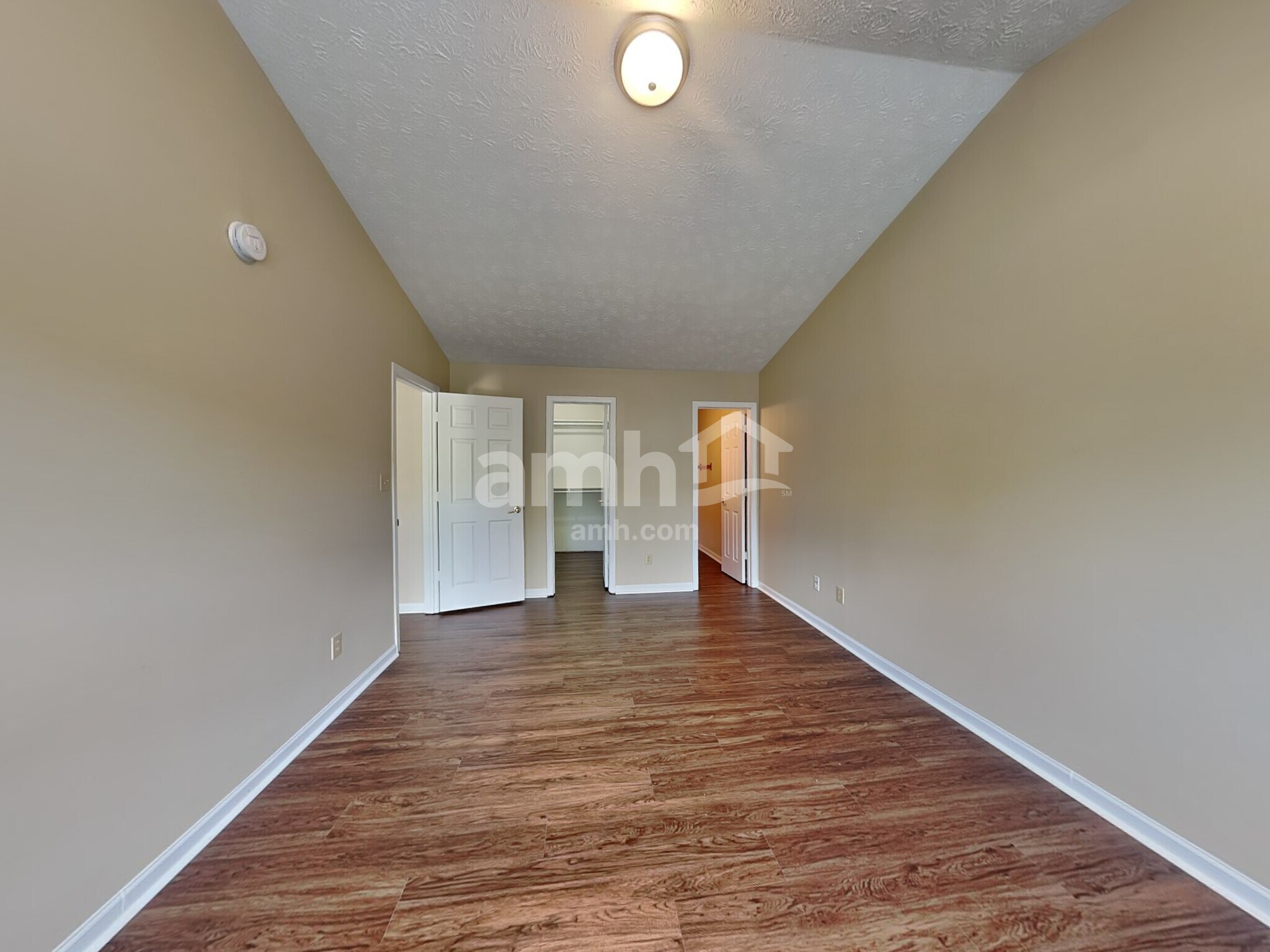 Building Photo - 10684 Summerwood Ln