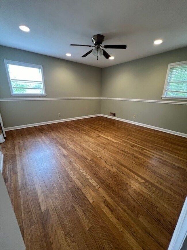 Building Photo - Beautiful Home with Mother in Law Suite or...