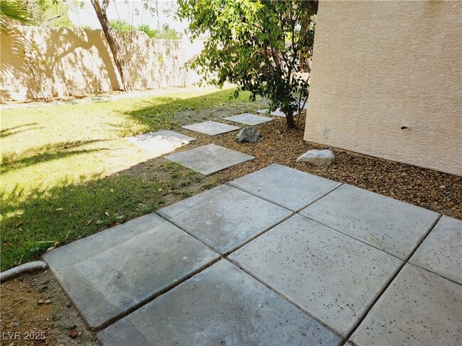 Building Photo - 1725 Wandering Winds Way