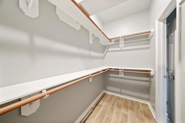 Building Photo - 10815 Norchester Village Dr