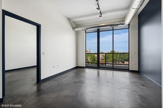 Building Photo - 1647 N Milwaukee Ave