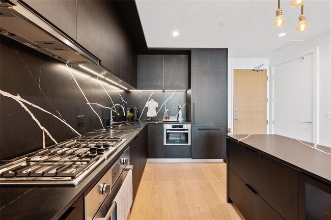 Building Photo - 44 East Ave