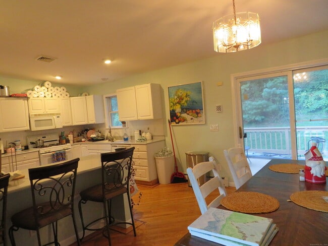 Building Photo - 15 Hayestown Heights