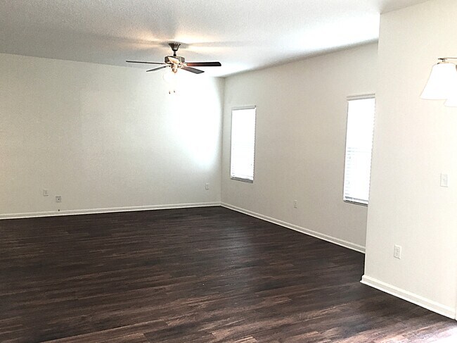 Building Photo - 8116 Golden Bamboo Dr