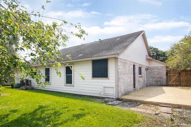 Building Photo - 2319 Anthony Ln