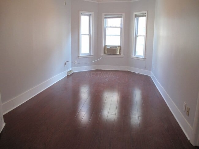 Building Photo - 31 Holyoke Rd