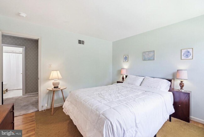 Building Photo - 6605 Grey Fox Dr