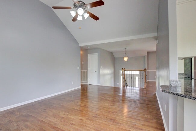 Building Photo - Sweet Splitlevel with Awesome Basement Area