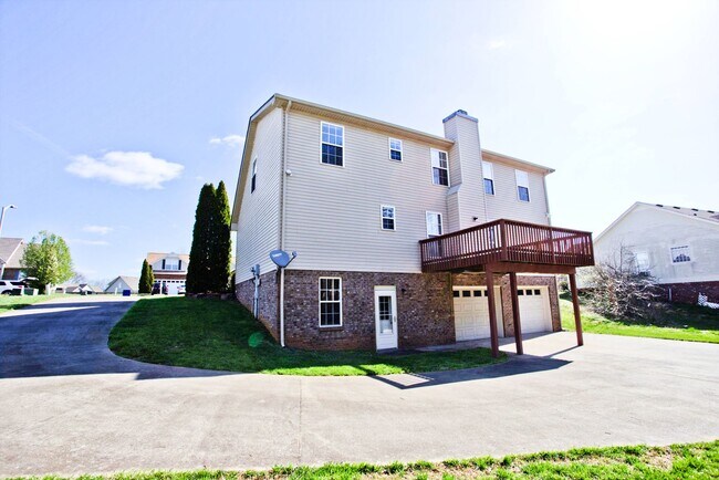 Building Photo - 3927 Stella Dr
