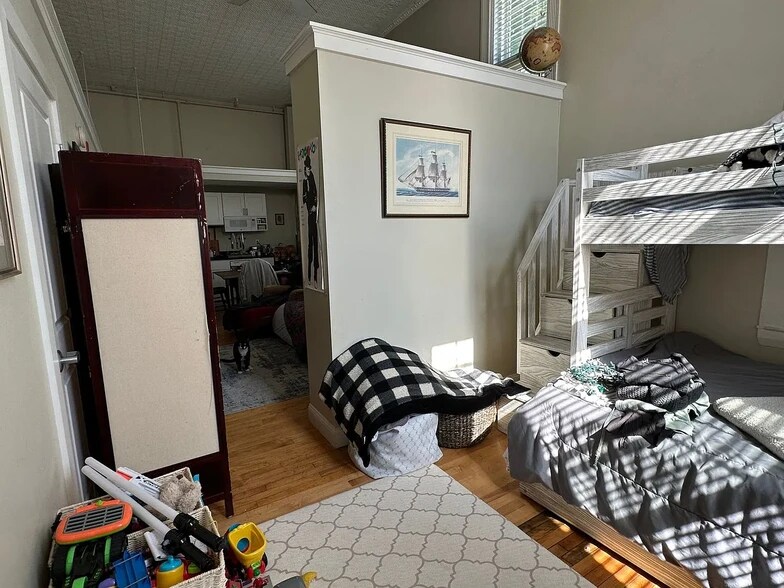 Building Photo - 3 Pleasant Ave